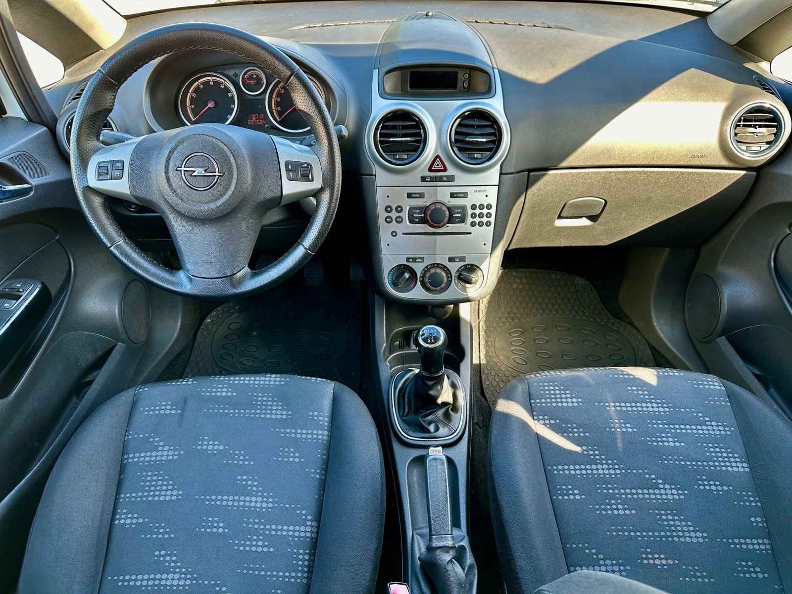 Opel Corsa-D 1.2i 16V