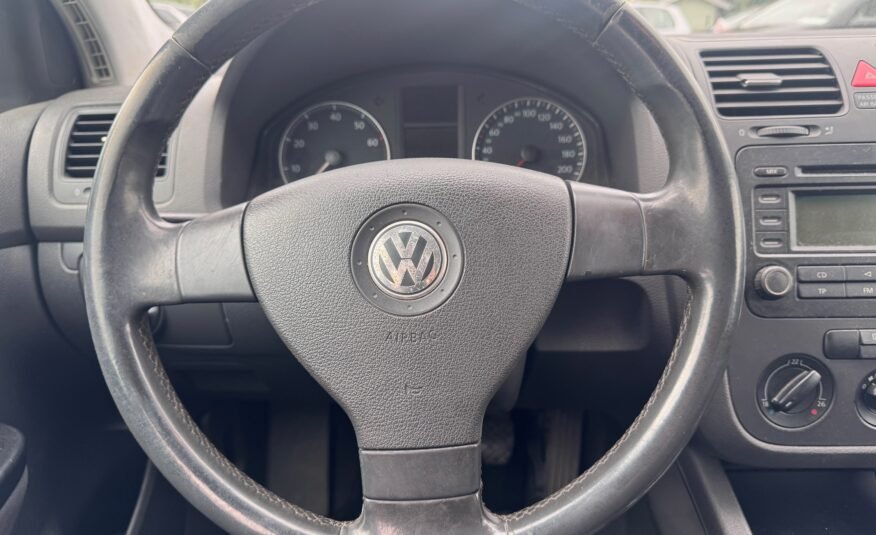 Volkswagen Golf V 1.4i Confortline AC