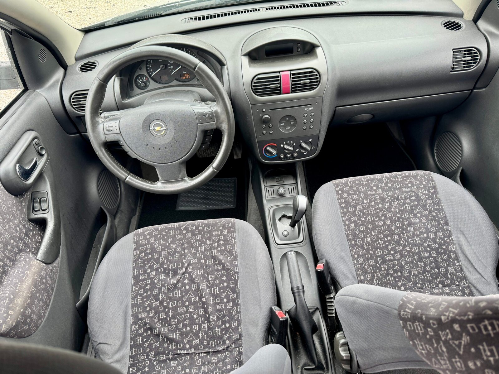 Opel Corsa 1.2i Elegance Caixa Automática